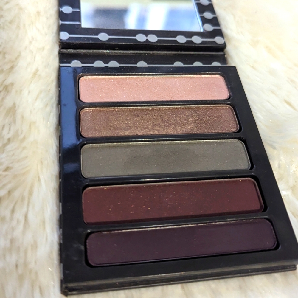 Perceptives Eyeshadow Box 5 colors
